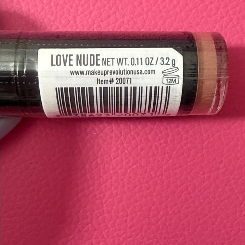 Makeup Revolution Lipstick love nude